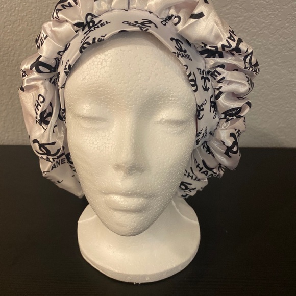 Silky Bonnets - Picture 8 of 14